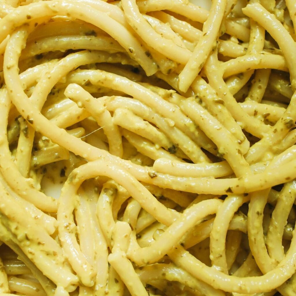Spaghetti crémeuses à la pistache