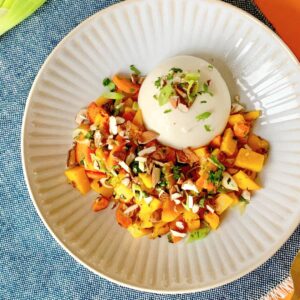 Lire la suite à propos de l’article Burrata, poêlée de butternut au cumin & amande